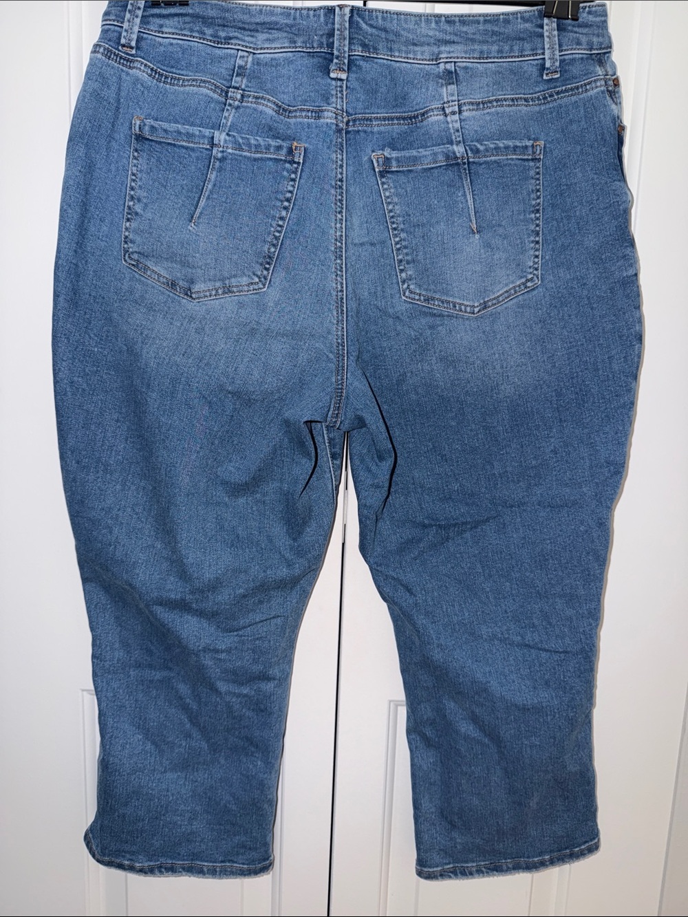 Maurices Everflex Curvy High-Rise Crop Jeans - Picture 2 of 4